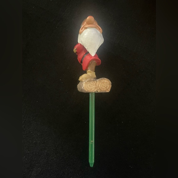 Grumpy Disney Christmas Stone Resin Garden Stake 8”H Total including Stake - Picture 4 of 6